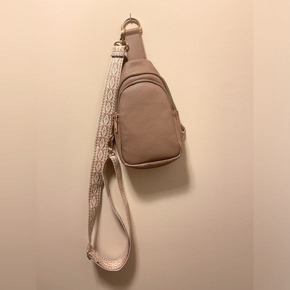 Sling Strap Crossbody Purse NWOT - Picture 2 of 5